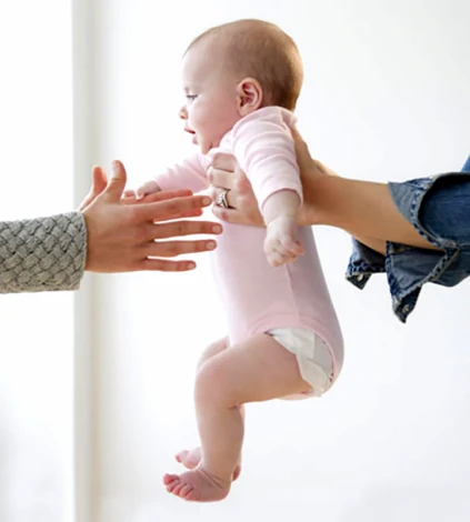 كيف تكون العلاقة بين الأم البديلة و الجنین؟ كيف تكون العلاقة بين الأم البديلة و الجنین؟