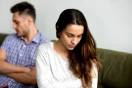 يحدث العقم عند النساء لأسبابٍ مختلفة كاضطرابات الجهاز التناسلي بما فيه المبيضين أو الإصابة ببعض الأمراض