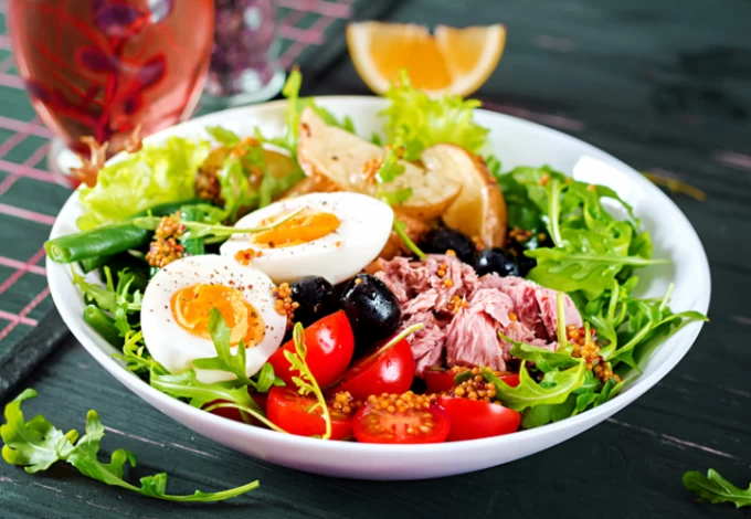 Diet after Breast Reduction Surgery It is essential to have a low-calorie and nutritious diet after reducing mammoplasty.