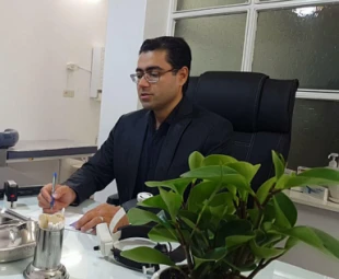 دکتر روح الله صادق منش، متخصص گوش، حلق و بینی